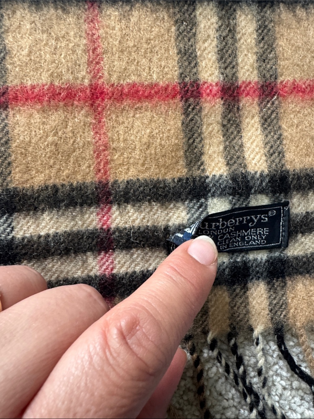 Vintage Burberry Beige Check Cashmere Scarf - Picture 3 of 3